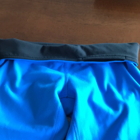 Lululemon Wunder Under Crop (reversible) - Picture 2 of 4